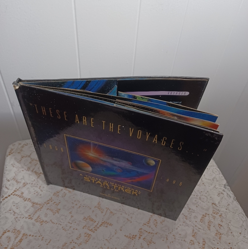 Vintage Star Trek Pop Up Book - Picture 8 of 10